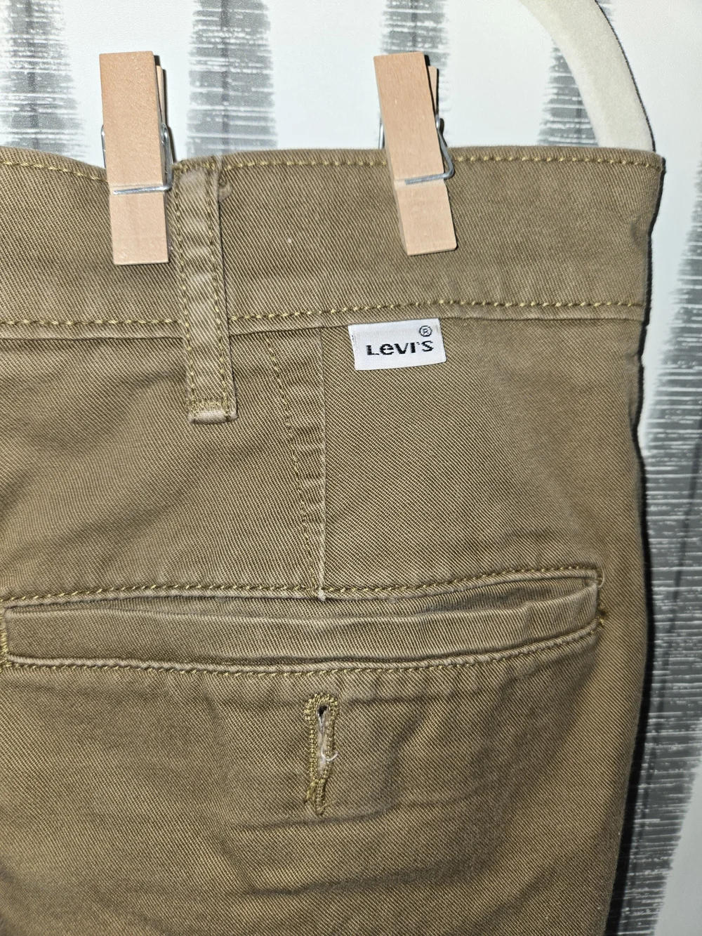 Levi’s Two Horse Brand Men’s Khaki Brown Chino Pants Straight Leg Size 34x34